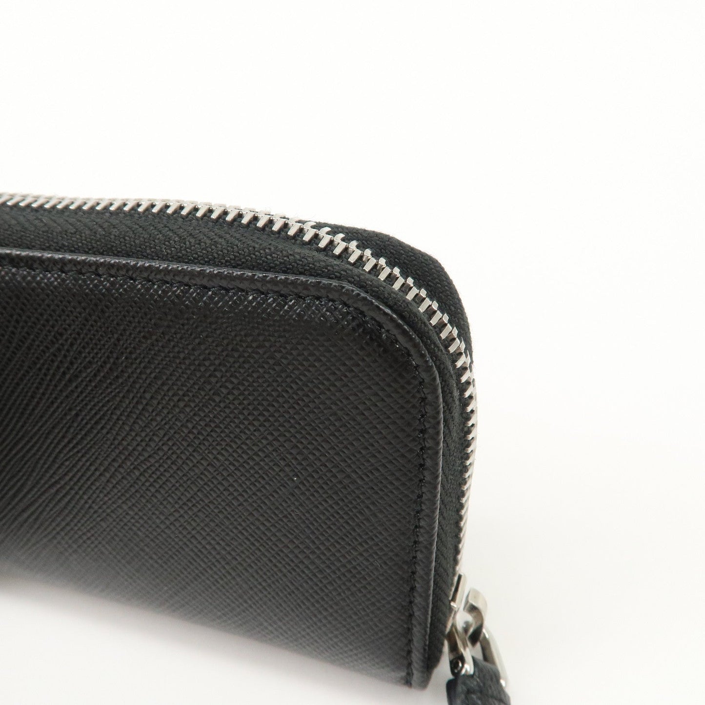 Prada Saffiano Leather Round Zippy Key Case Black 2PG604 Used【Pre-order】