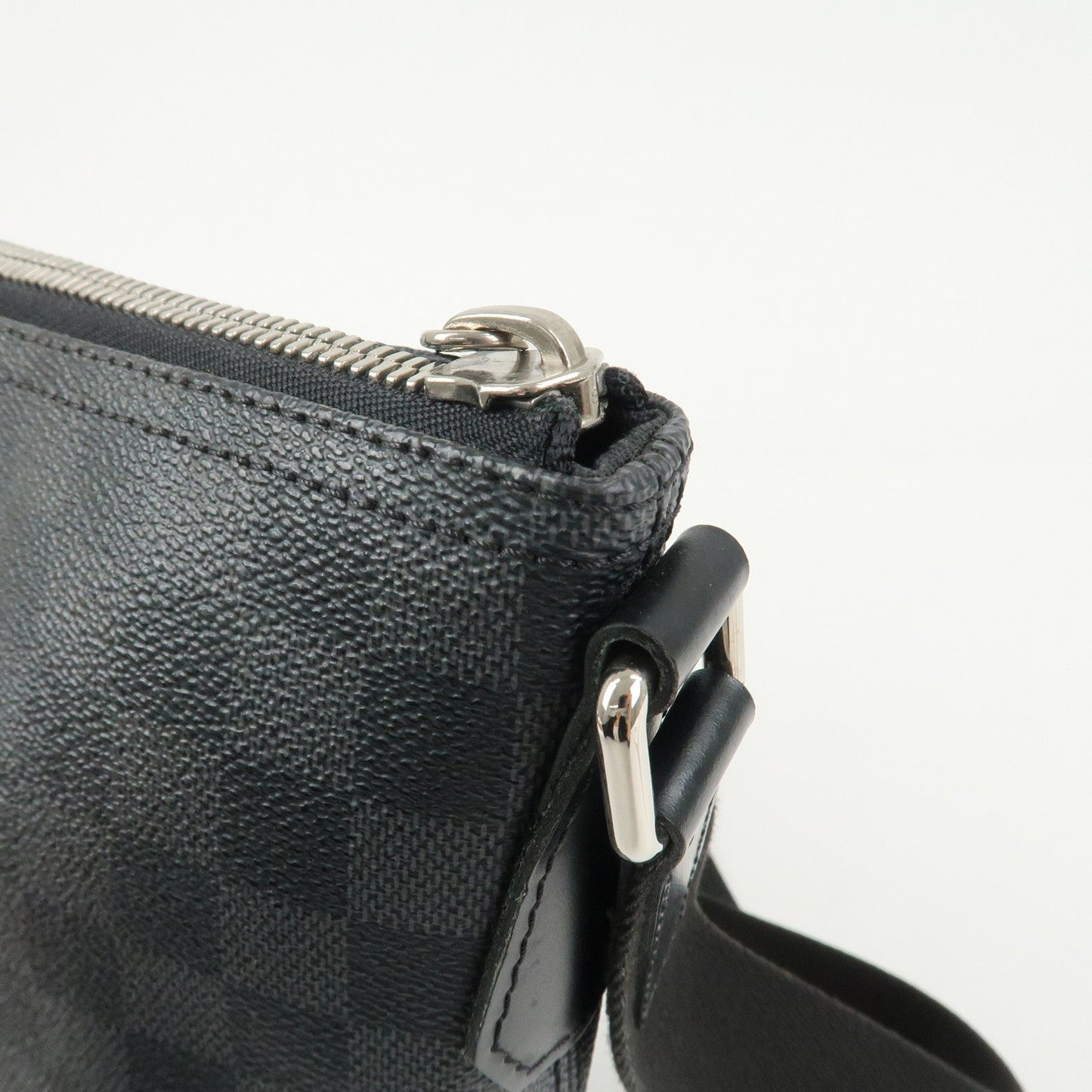 Louis Vuitton Damier Graphite Mick PM Shoulder Crossbody Bag N41211【Pre-order】