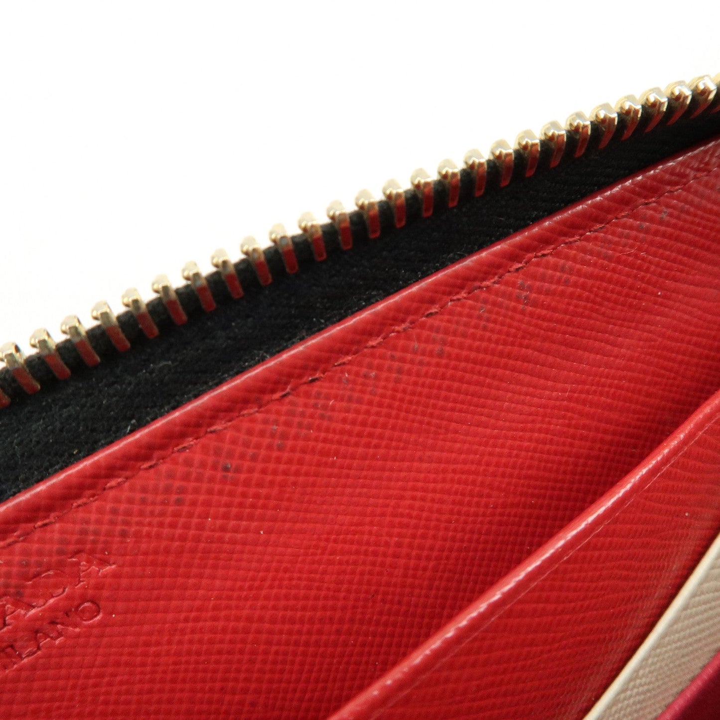 Prada Saffiano Leather Round Zippy Long Wallet Black 1M0506【Pre-order】
