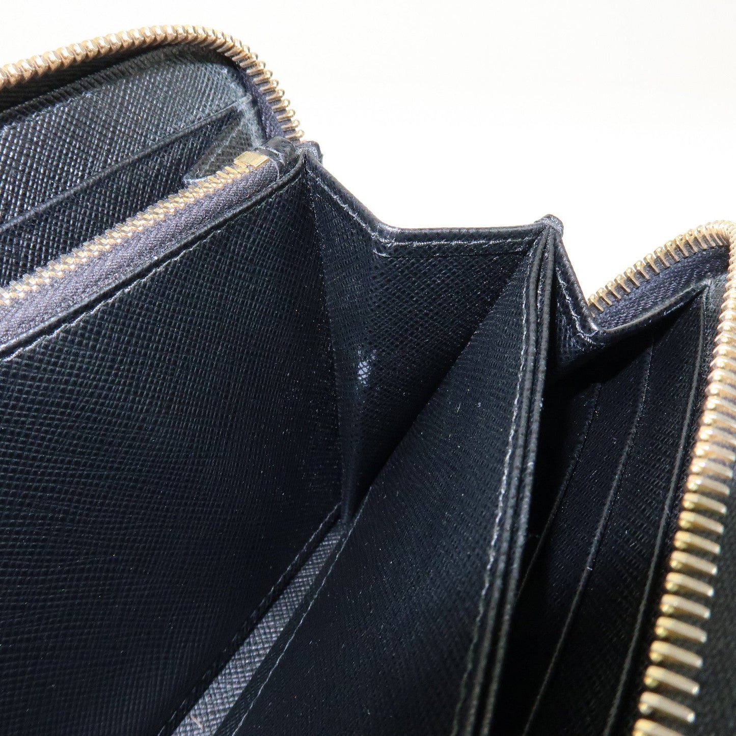 Prada Saffiano Leather Ribbon Round Zippy Wallet Black 1M0506【Pre-order】