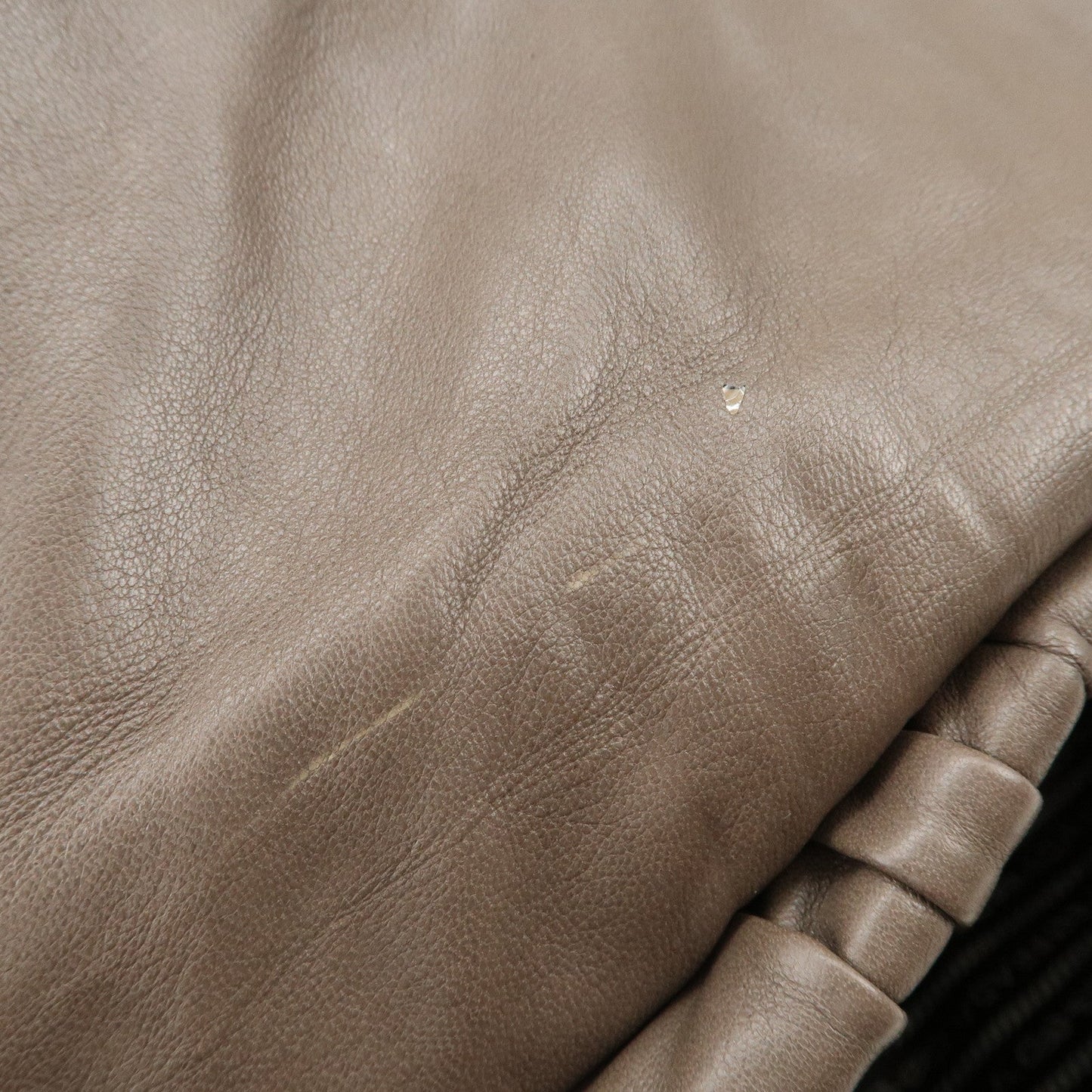 Prada Logo Nappa Gaufre Leather Shoulder Bag Greige BR4443【Pre-order】