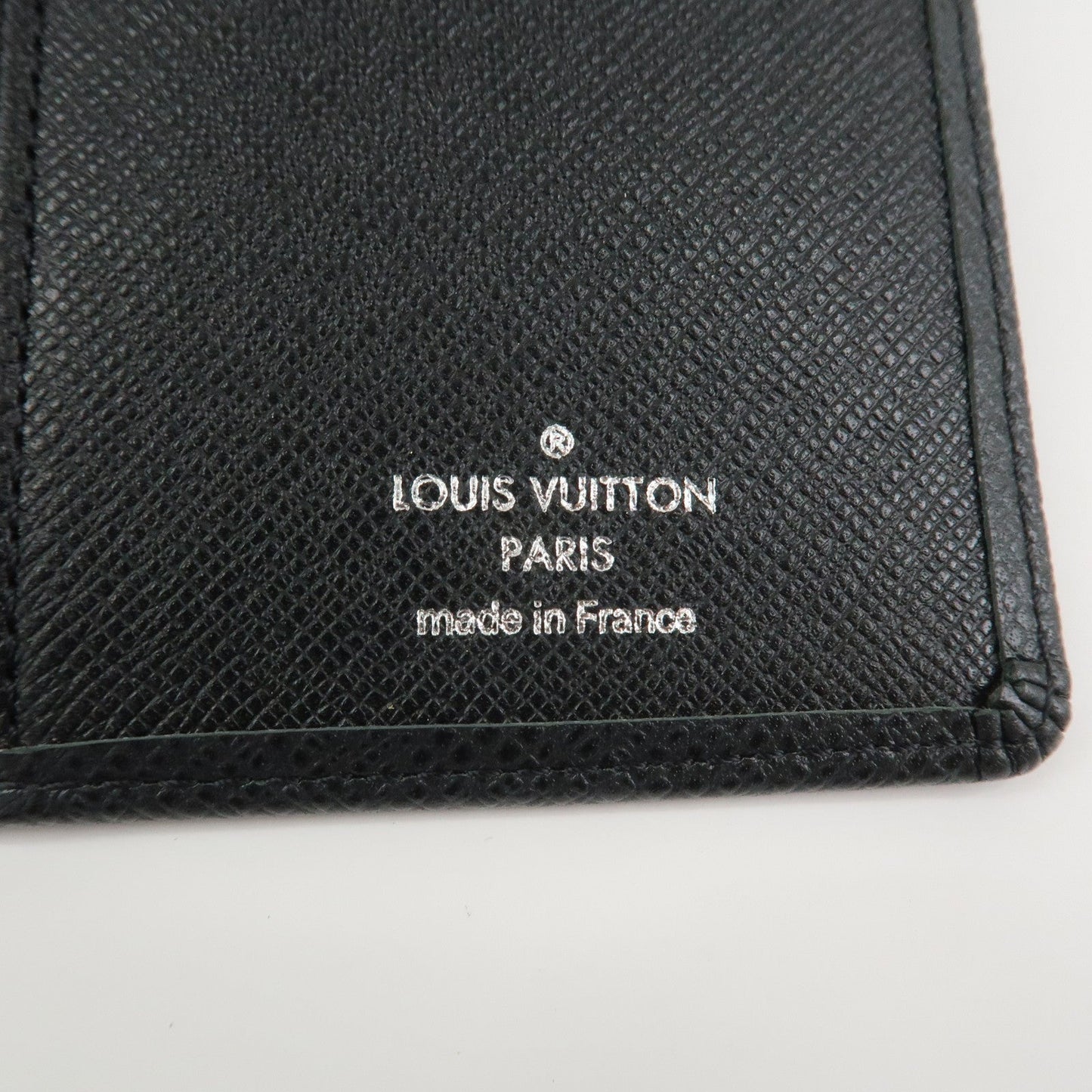 Louis Vuitton Taiga Portefeuille Brazza Bi-fold Long Wallet M30501【Pre-order】