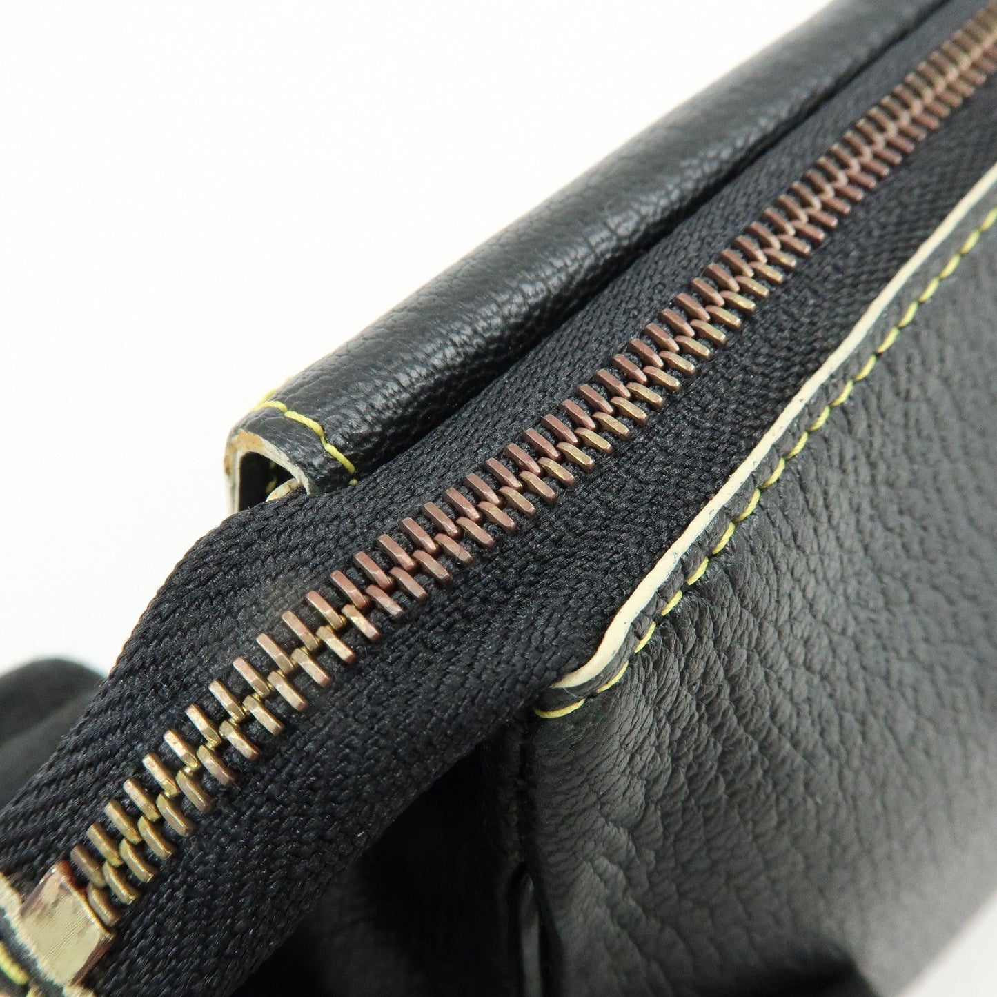Louis Vuitton Suhari Mignon Leather Pouch Noir Black M91780【Pre-order】
