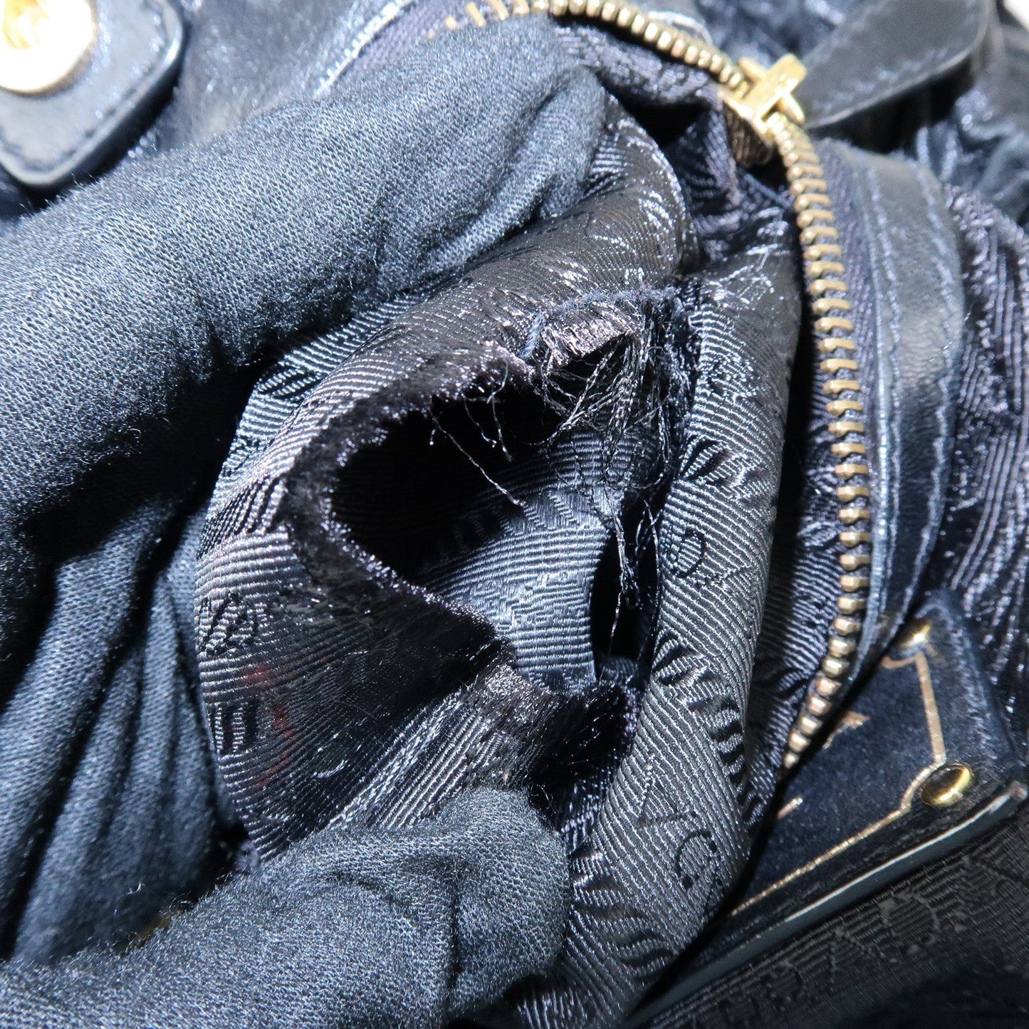 Prada Leather Drawstring Shoulder Bag Hand Bag Black【Pre-order】