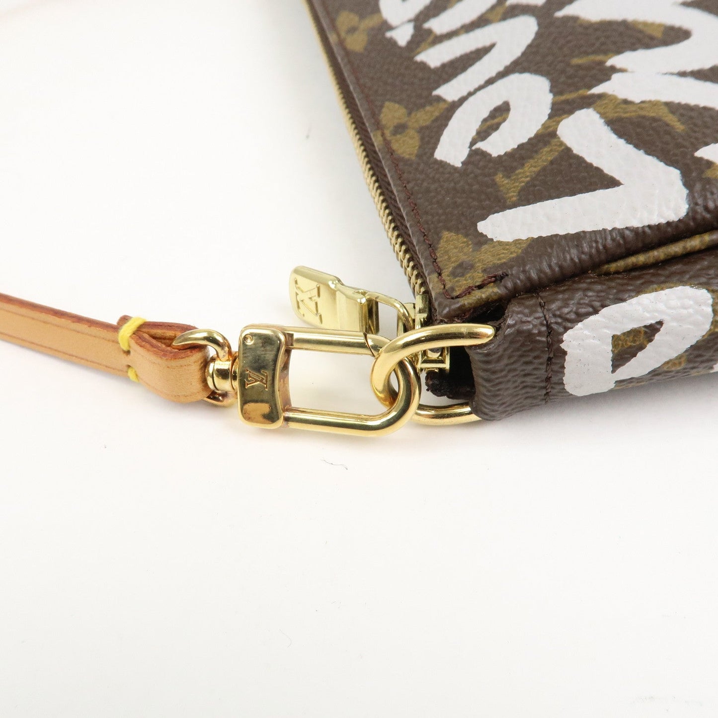 Louis Vuitton Monogram Graffiti Pochette Accessoires Pouch M92192【Pre-order】