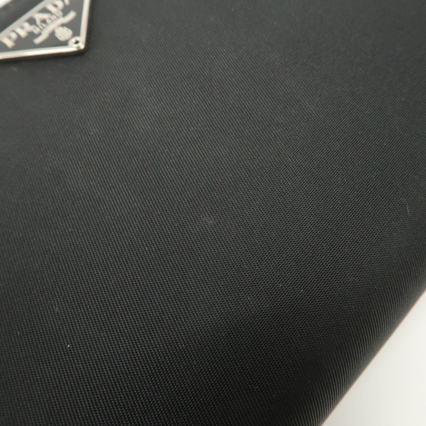 Prada Tessuto Nylon Bi-fold Round Zippy Compact Wallet Black M605【Pre-order】