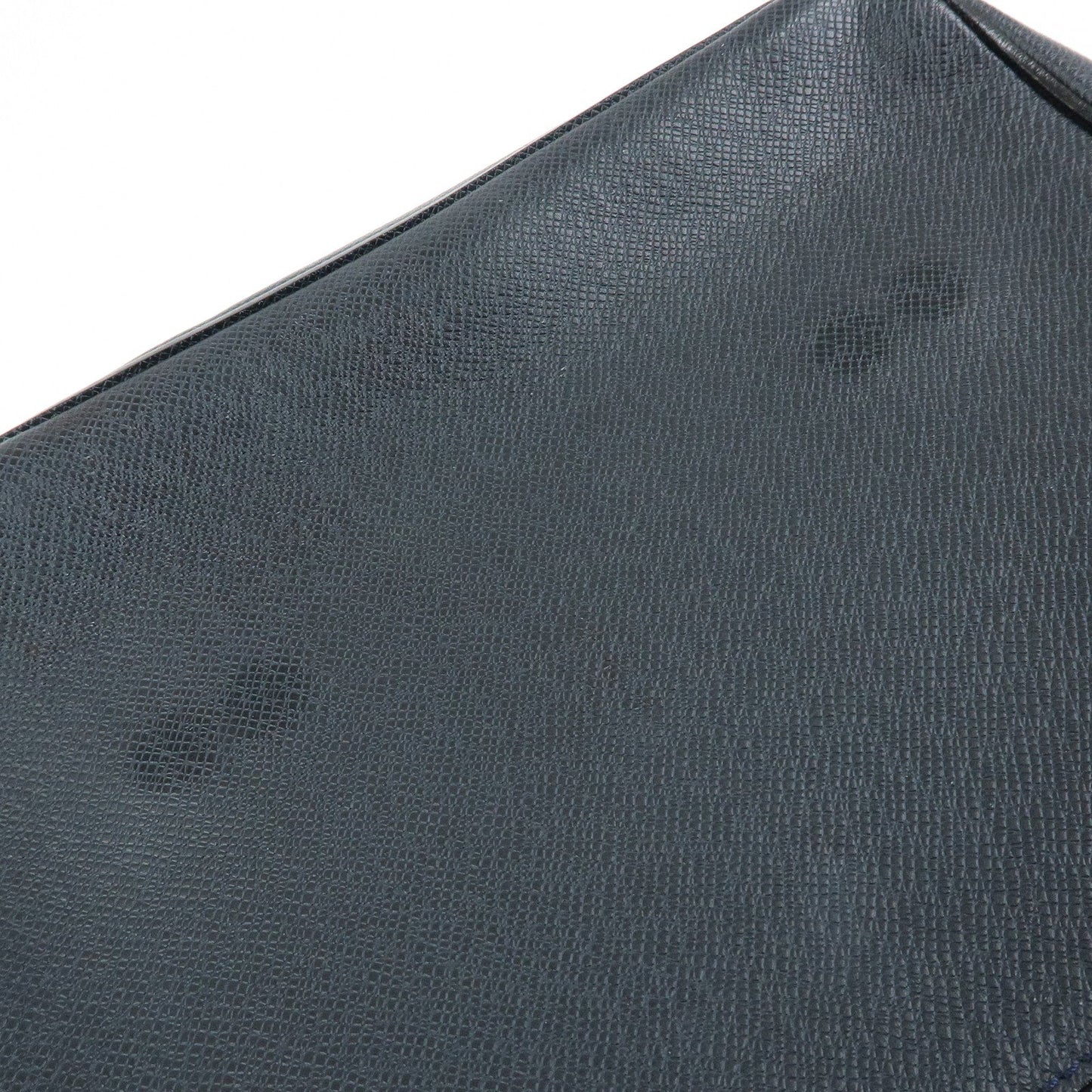 Louis Vuitton Taiga Leather Shoulder Crossbody Bag Boreal M32632【Pre-order】