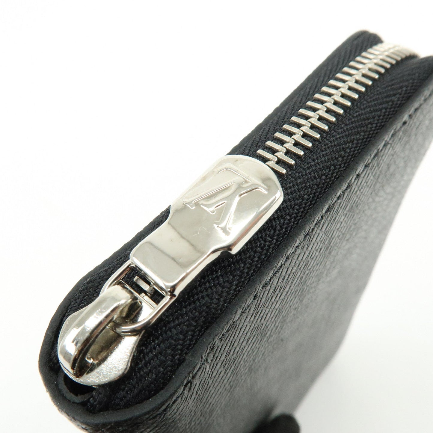 Louis Vuitton Taiga Vertical Round Zippy Wallet Ardoise M30503【Pre-order】