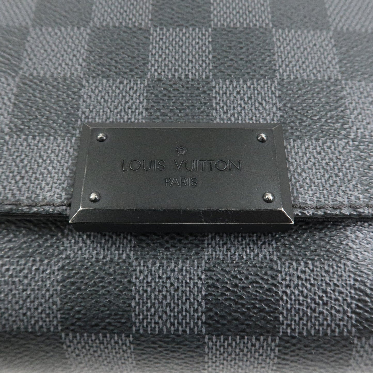 Louis Vuitton Damier Graphite District PM Shoulder Bag Noir N41260【Pre-order】