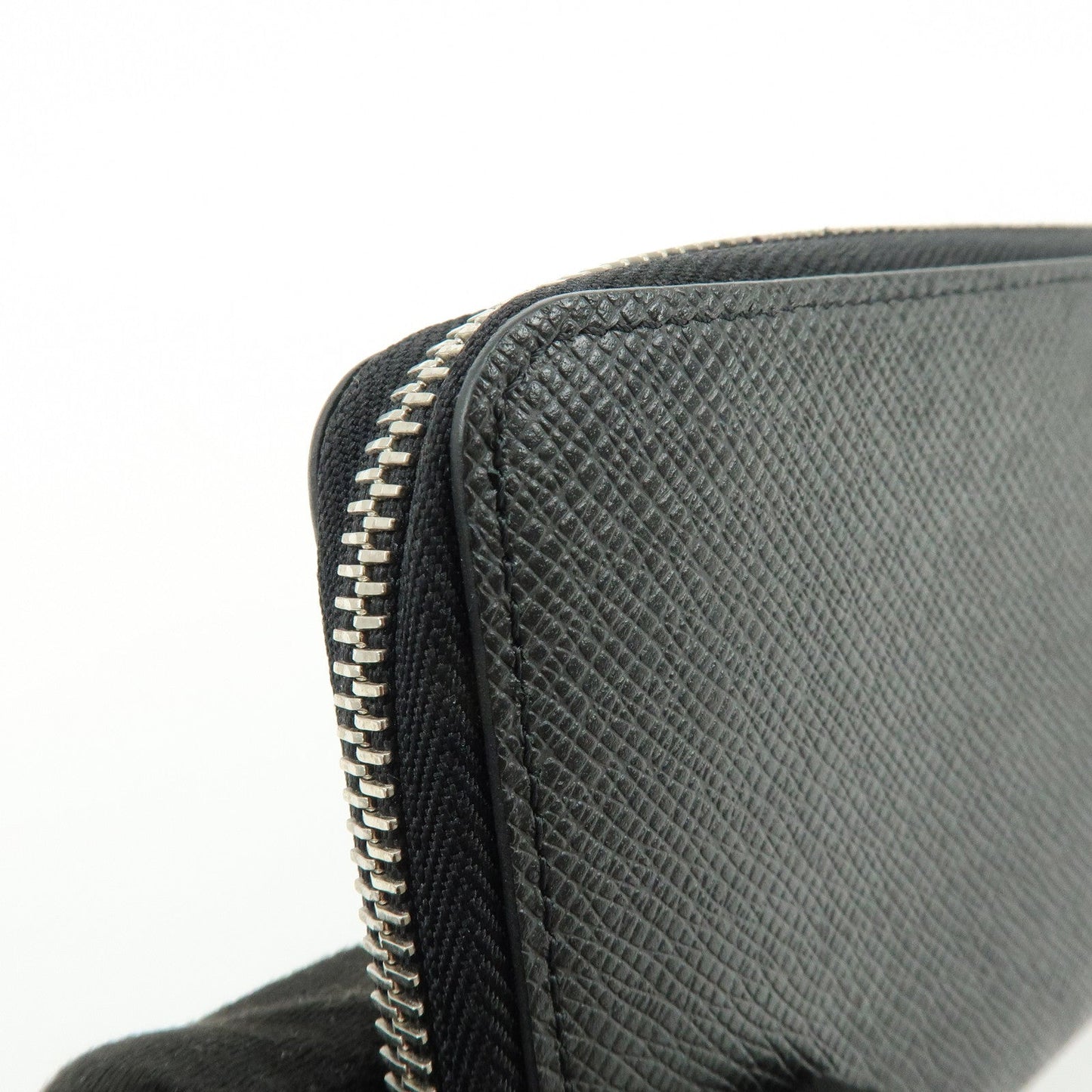 Louis Vuitton Taiga Vertical Round Zippy Wallet Ardoise M30503【Pre-order】