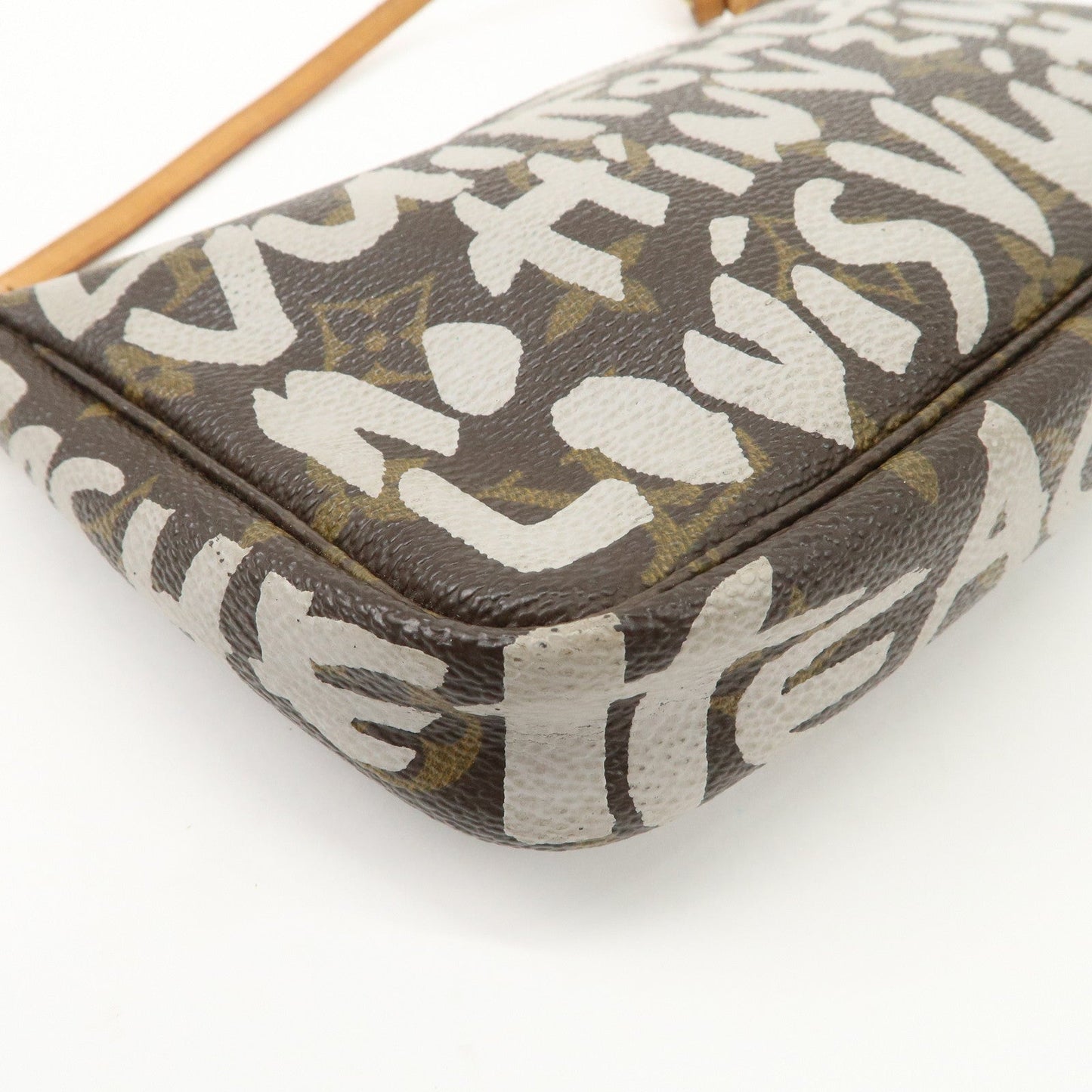 Louis Vuitton Monogram Graffiti Pochette Accessoires M92192【Pre-order】