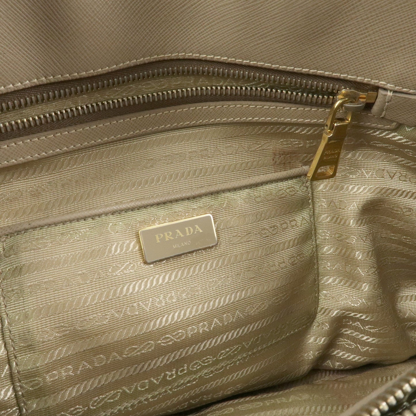 Prada Triangle Logo Saffiano Leather Hand Bag Greige BL0812【Pre-order】