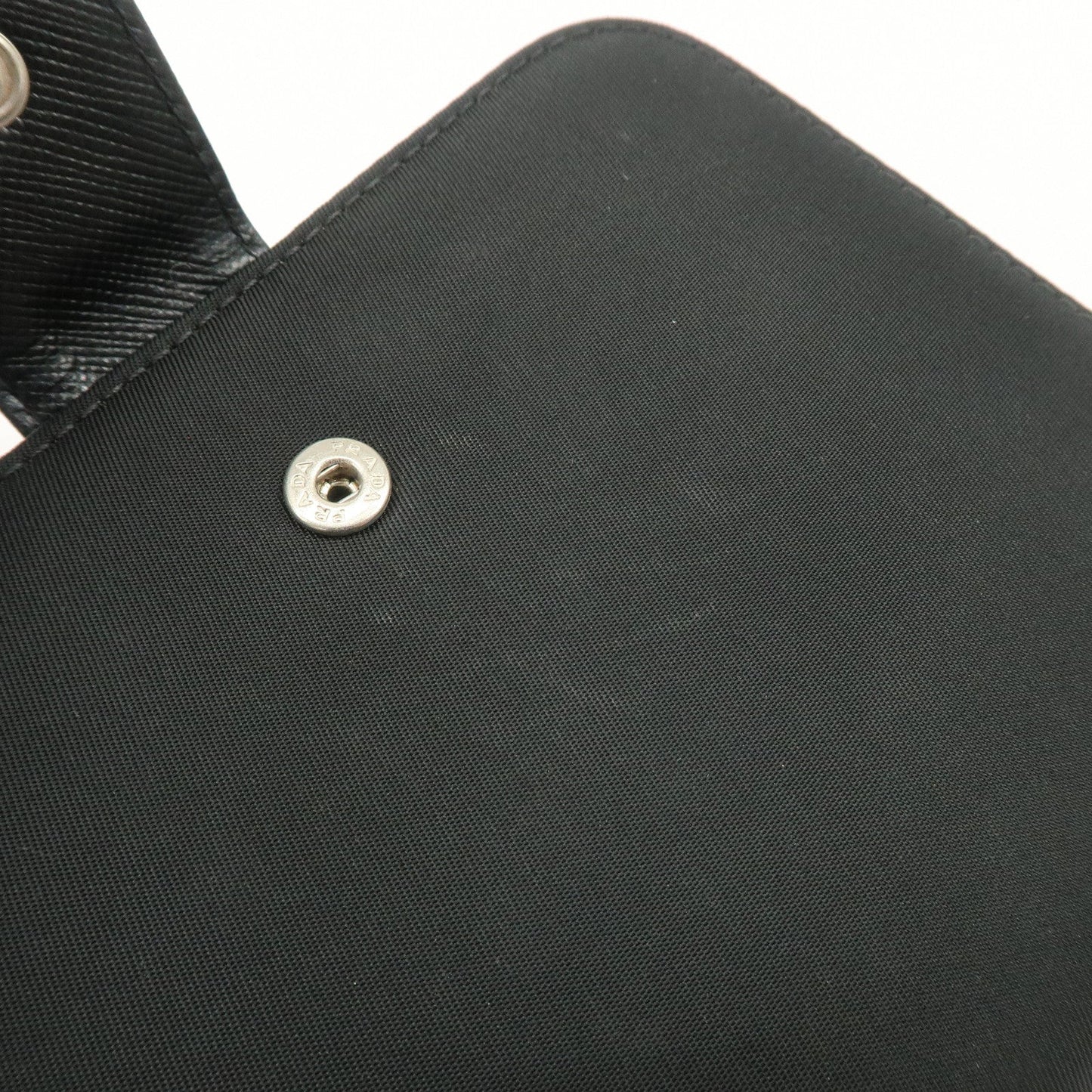 Prada Tessuto Nylon Bi-fold Round Zippy Compact Wallet Black M605【Pre-order】