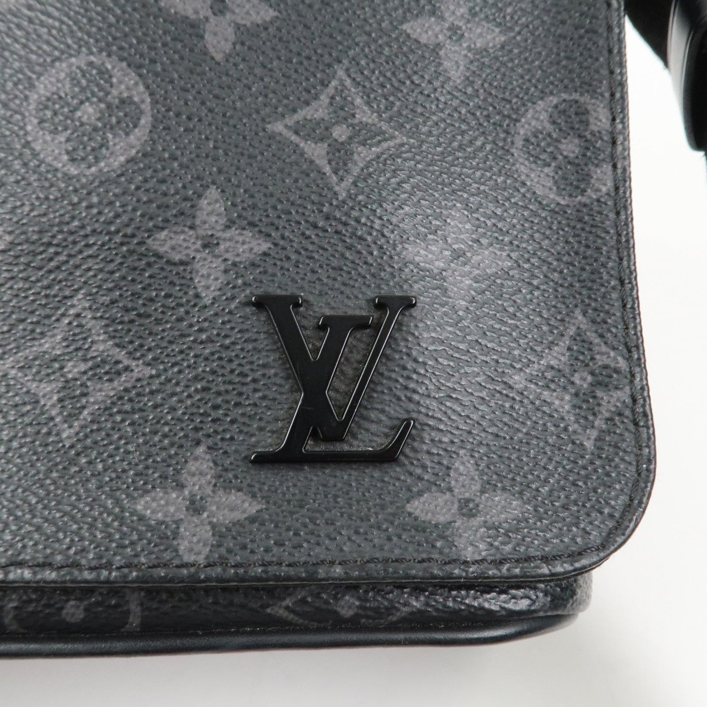 Louis Vuitton Monogram Eclipse District PM Crossbody Bag M44000【Pre-order】