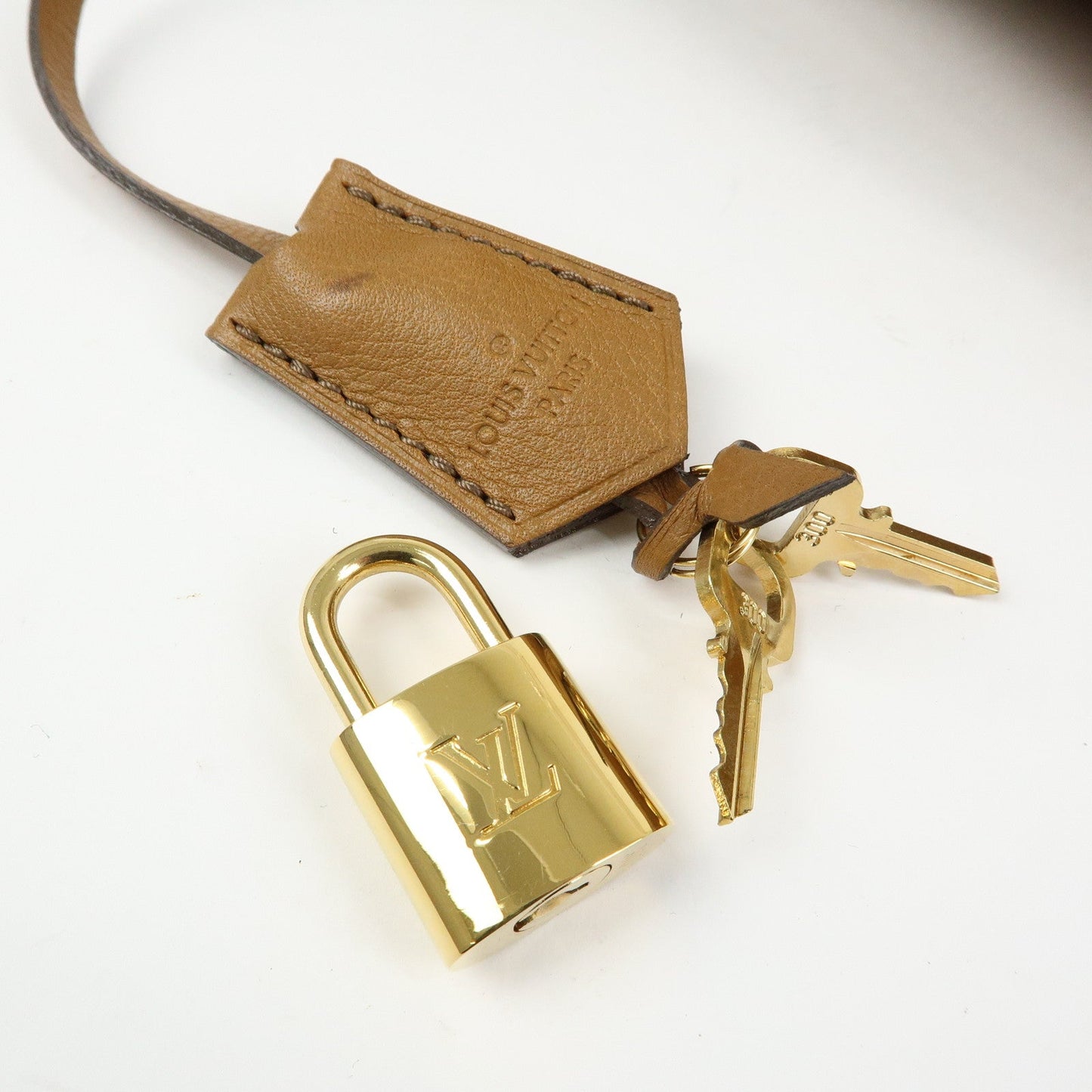 Louis Vuitton Monogram Mahina Selene MM Shoulder Bag Caramel M94214【Pre-order】