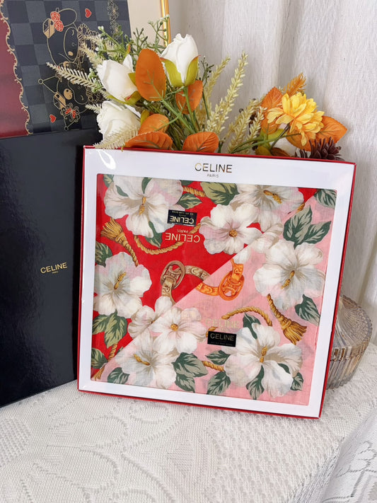 （全新）Celine鮮紅色粉紅色白花金鏈繩索正方絲巾禮盒
