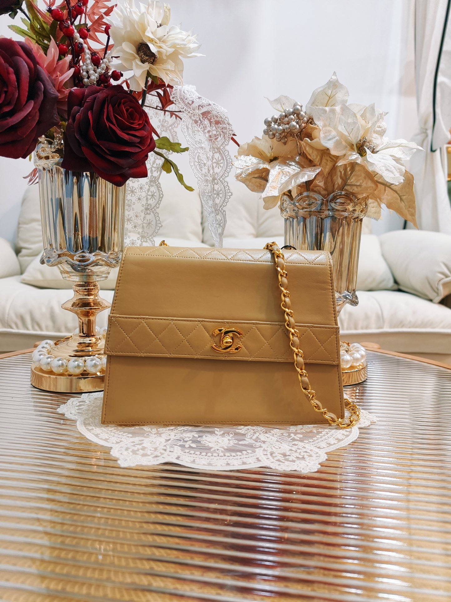 Chanel 米色梯型斜背包