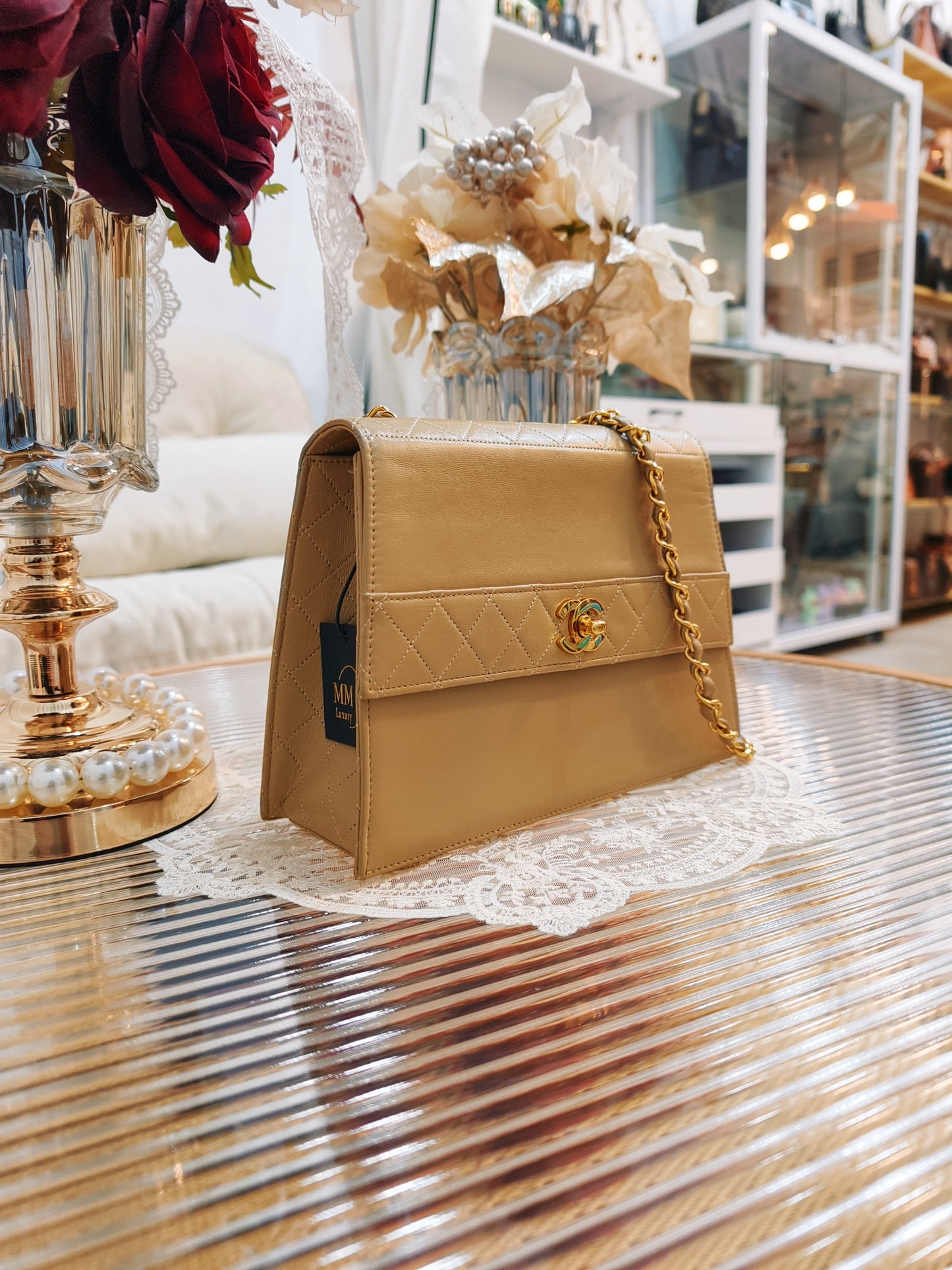 Chanel 米色梯型斜背包