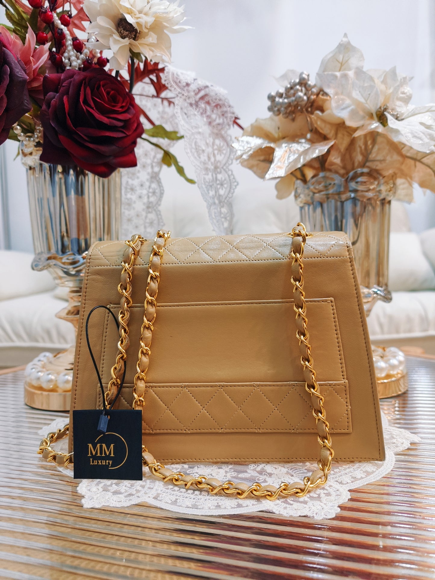 Chanel 米色梯型斜背包