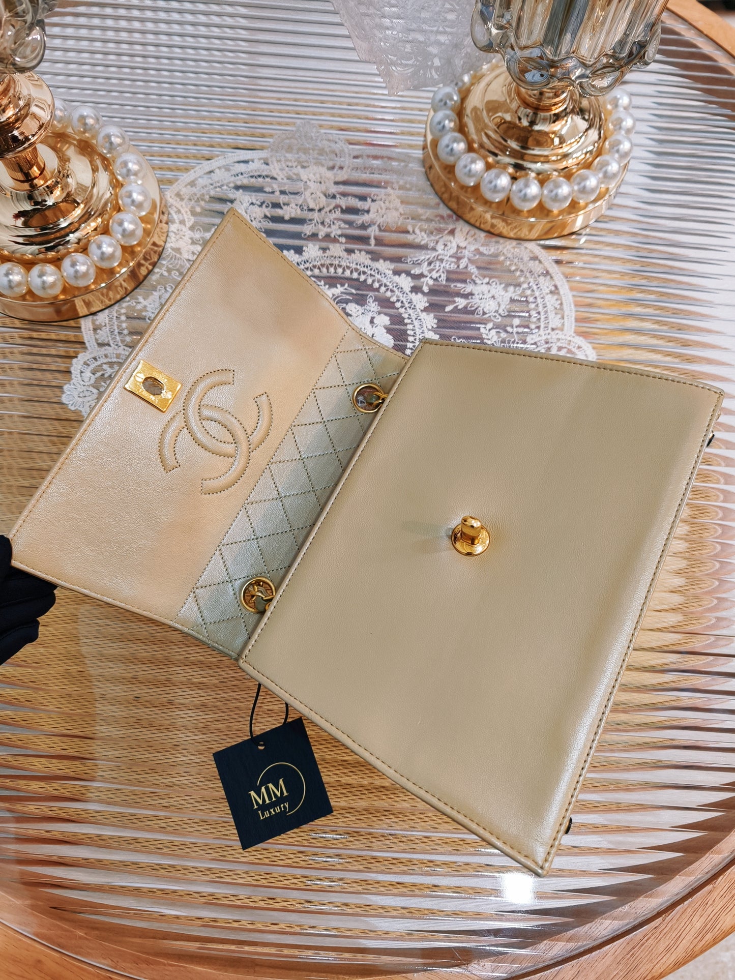 Chanel 米色梯型斜背包