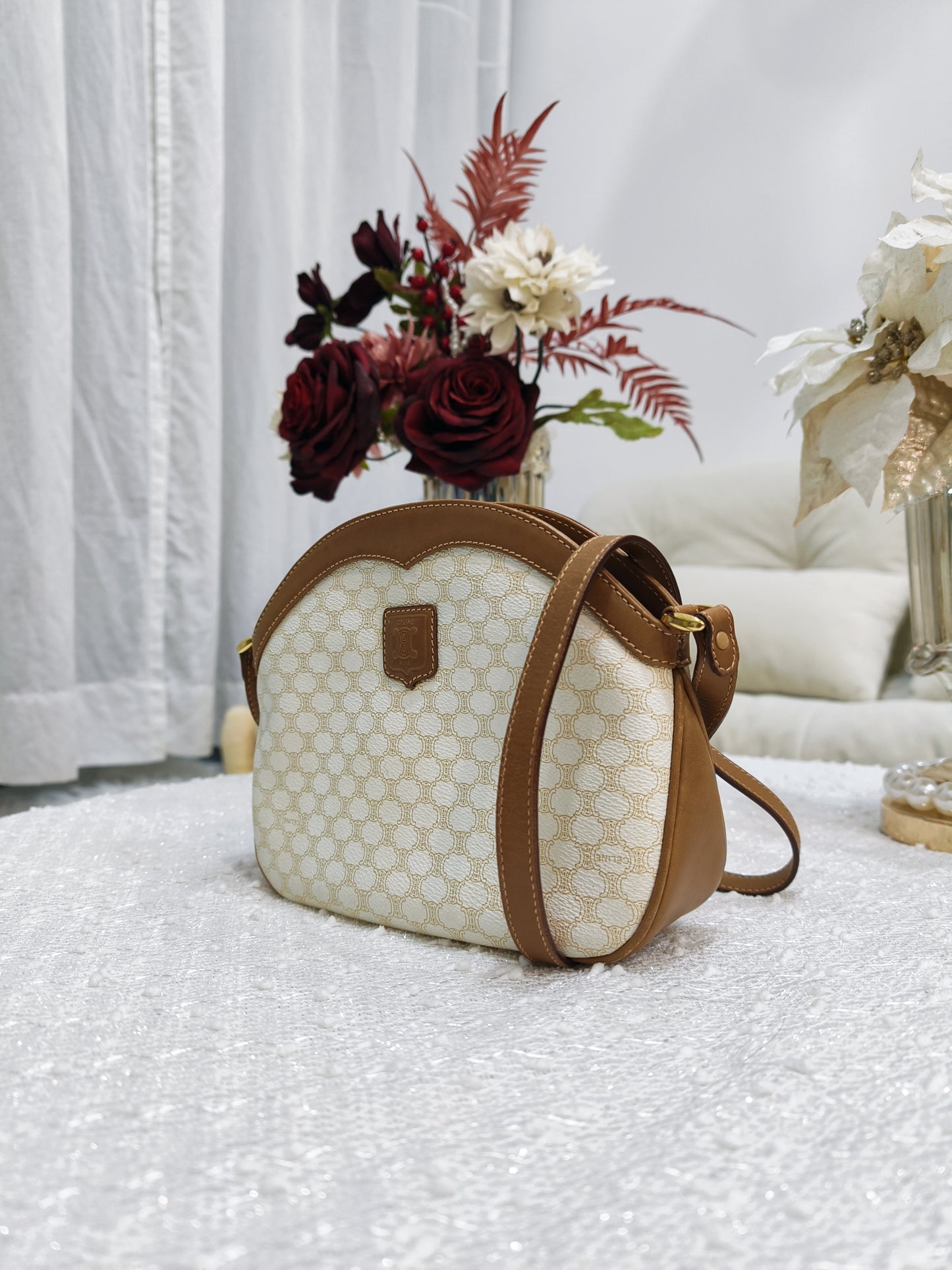 Celine Macadam crossbody Bag 白花**稀有**