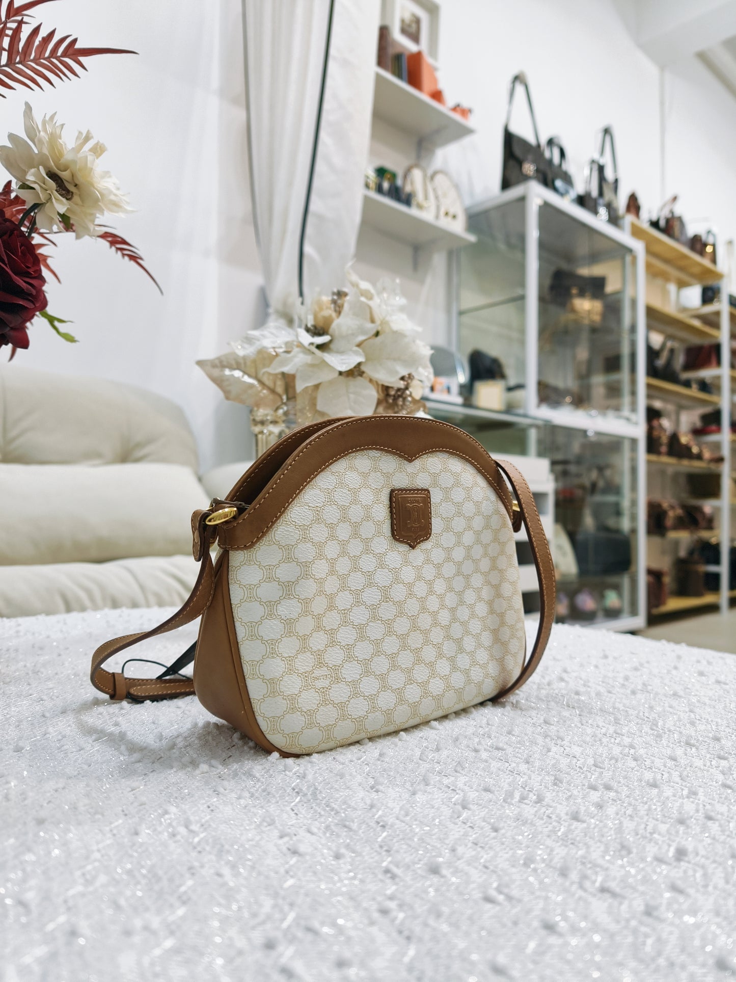 Celine Macadam crossbody Bag 白花**稀有**