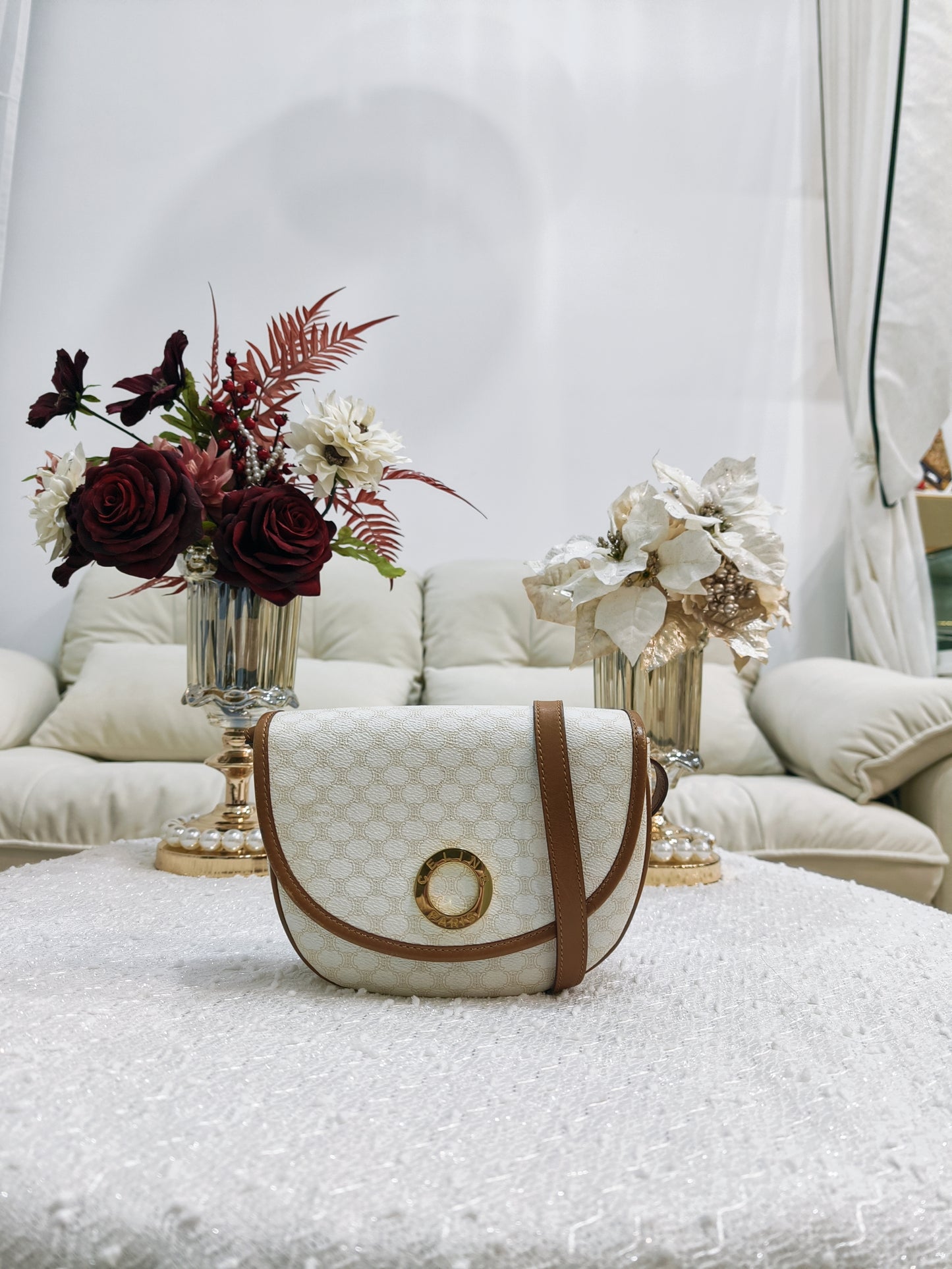 Celine Macadam crossbody Bag 白花半月 **稀有**