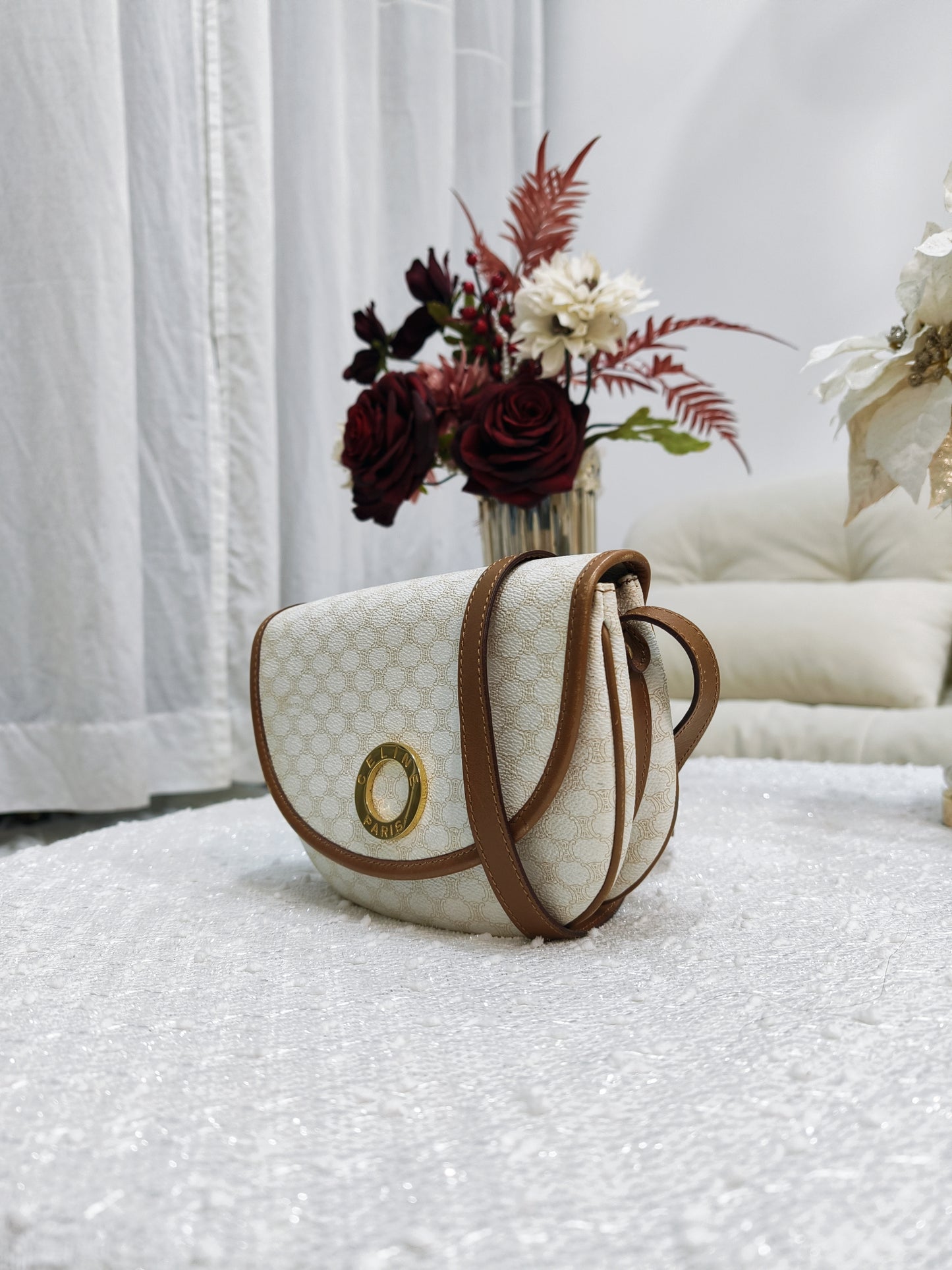 Celine Macadam crossbody Bag 白花半月 **稀有**