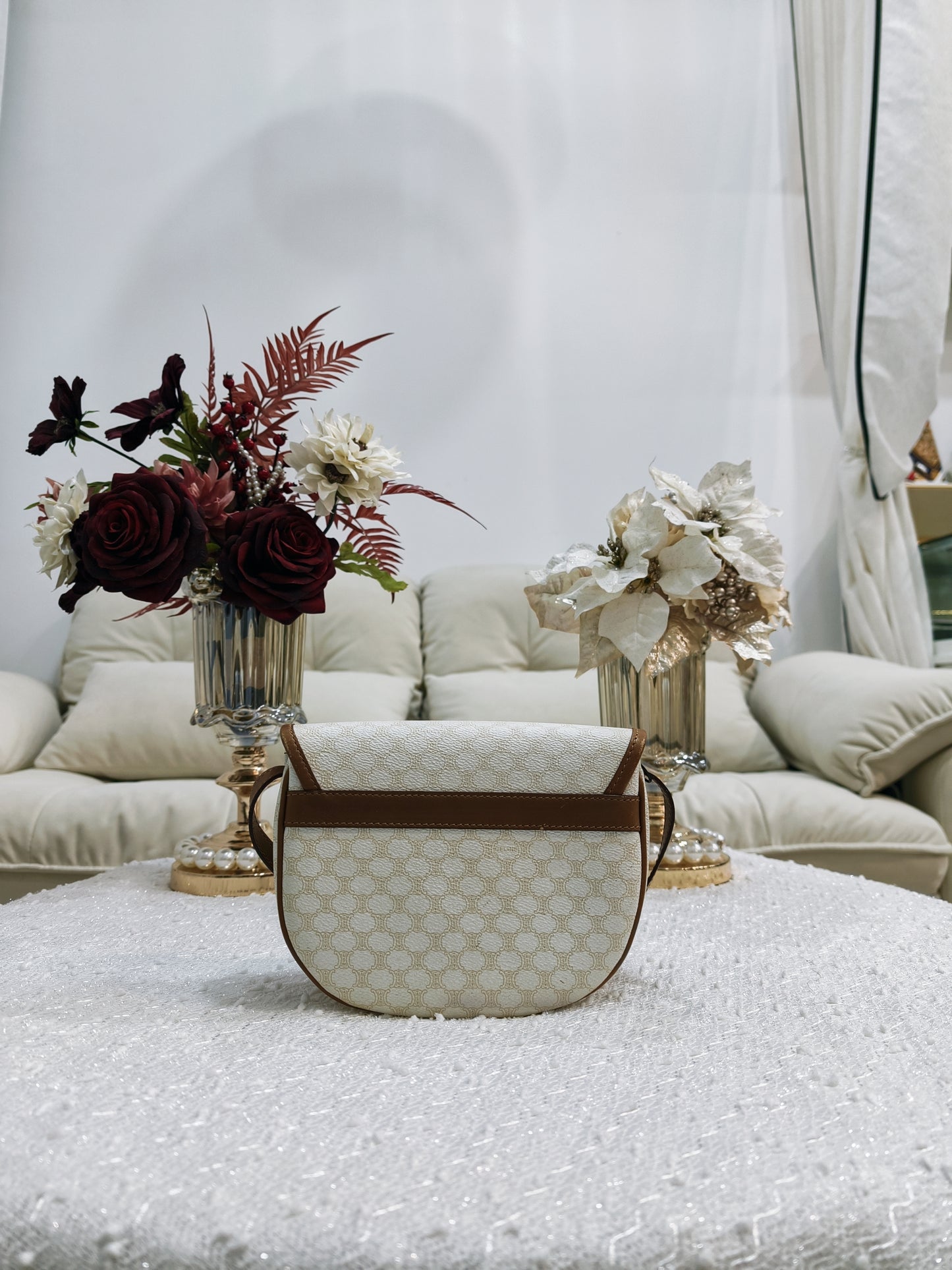 Celine Macadam crossbody Bag 白花半月 **稀有**