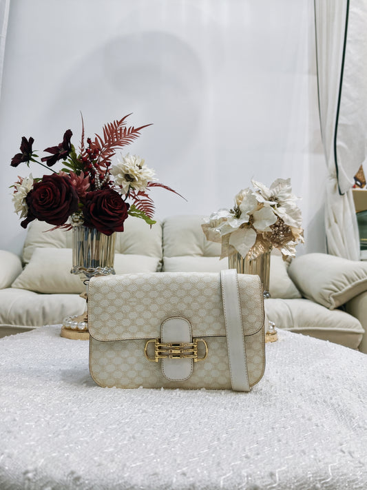 Celine Macadam crossbody Bag 白花 **稀有**